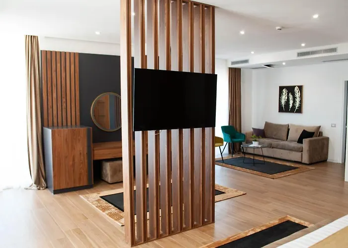 Hilal Palace - Halal Голем